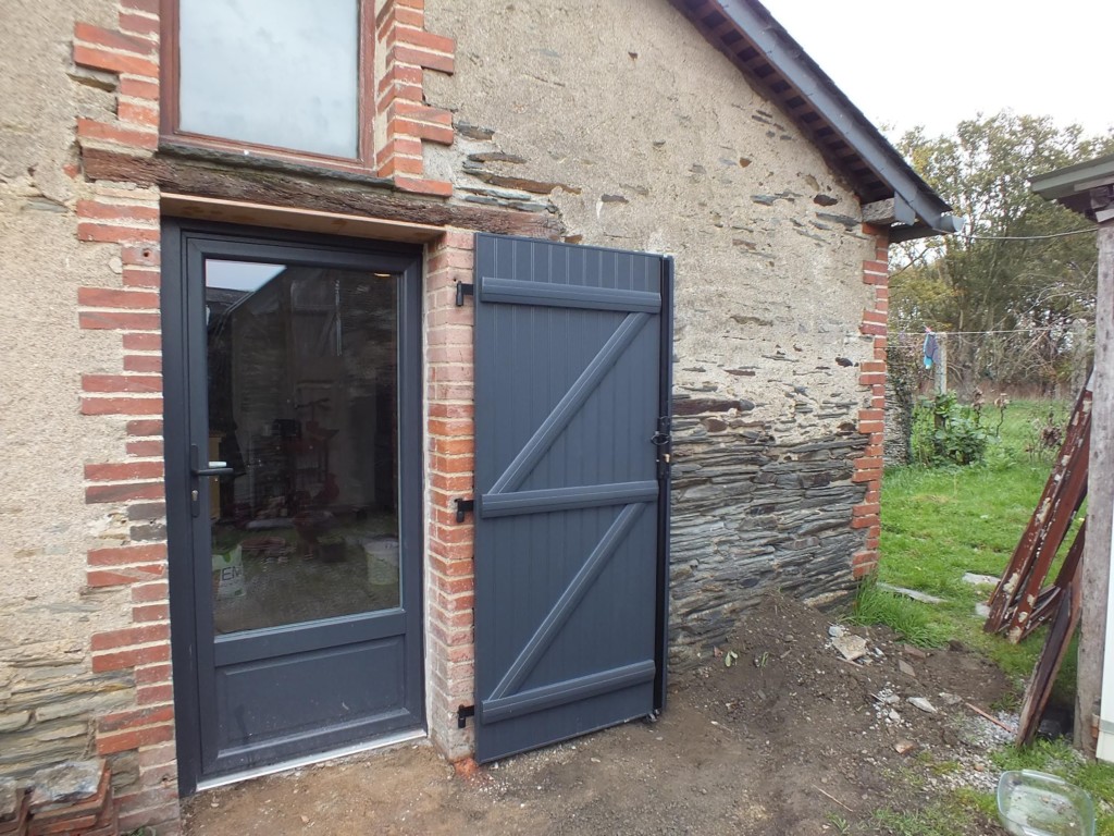 Grosbois ENTREPRISE DE MENUISERIE SEGRE 06