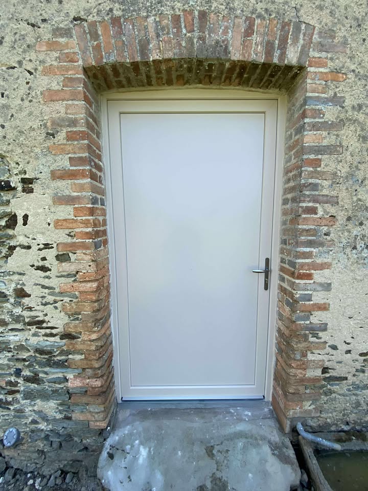 Grosbois Menuiserie ENTREPRISE DE MENUISERIE SEGRE 508002475 744527605403231 9055281476163234754 N